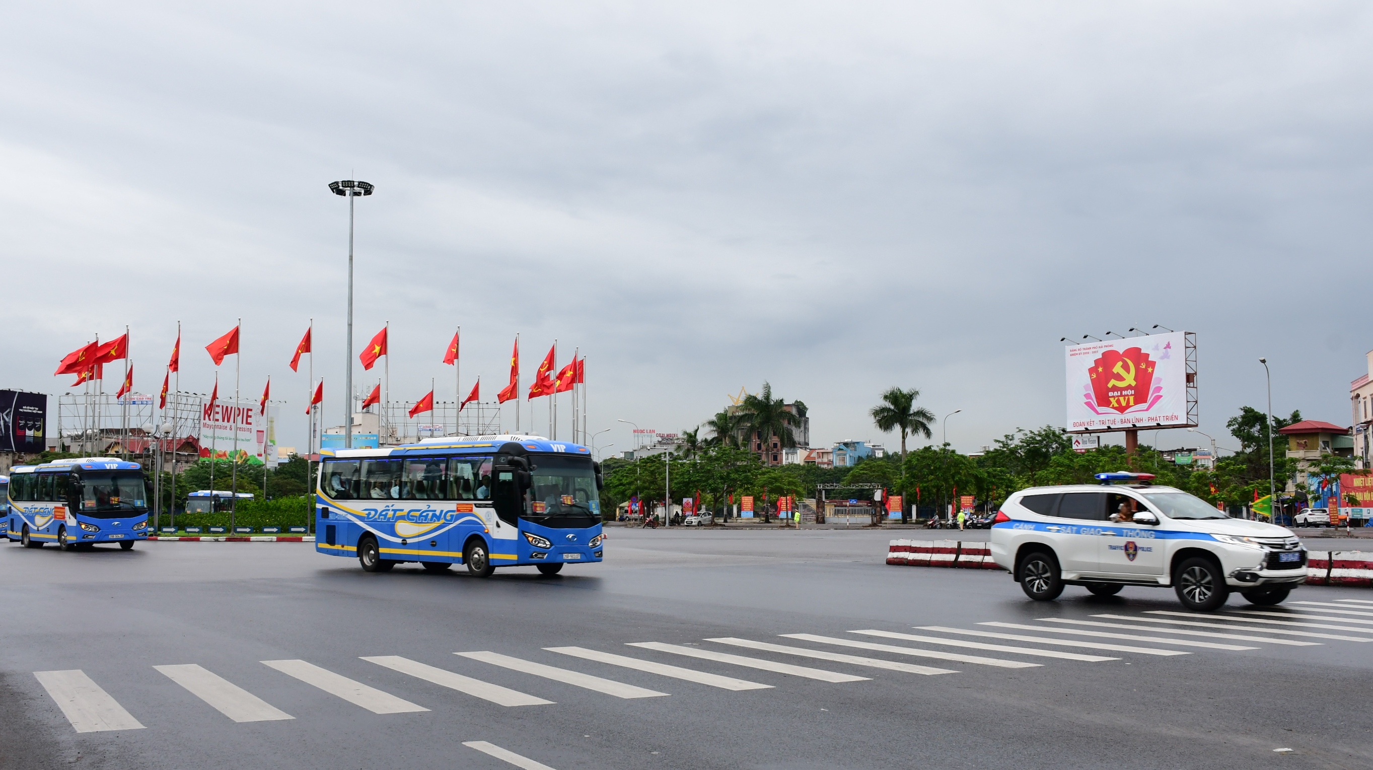 Tại sao phải tách ra thành 02 Luật giao thông đường bộ ( sửa đổi) và Luật Bảo đảm trật tự, an toàn giao thông đường bộ?
